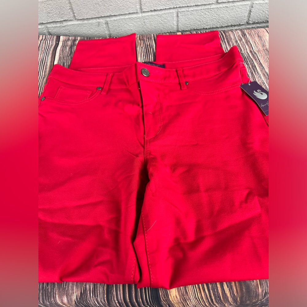 Gloria Vanderbilt 12 red NWT pants